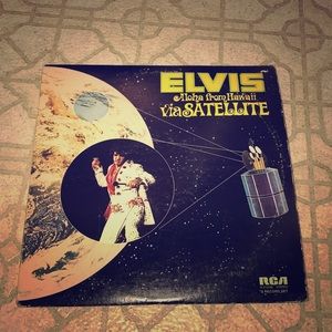 Elvis Aloha from Hawaii via satellite